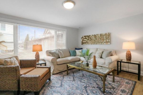White House on Wisconsin-Carriage House - Renovated Colonial Revival -Steps to Main St - Parking for 2
